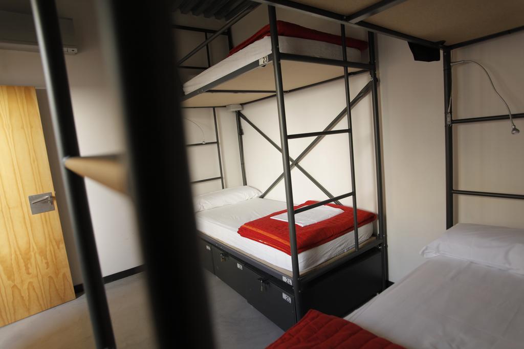 Traveller Box Hostel Seville Exterior photo